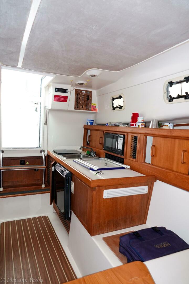 Slide: The Image of Mainship Pilot Hardtop 2000 - 5146622