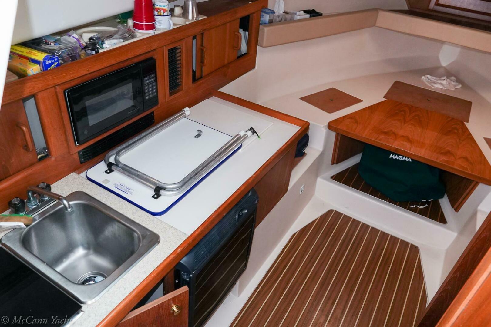 Slide: The Image of Mainship Pilot Hardtop 2000 - 5146625