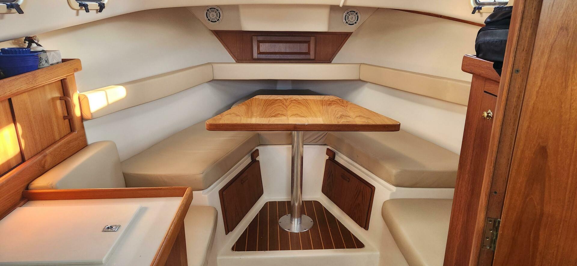 Slide: The Image of Mainship Pilot Hardtop 2000 - 5146630