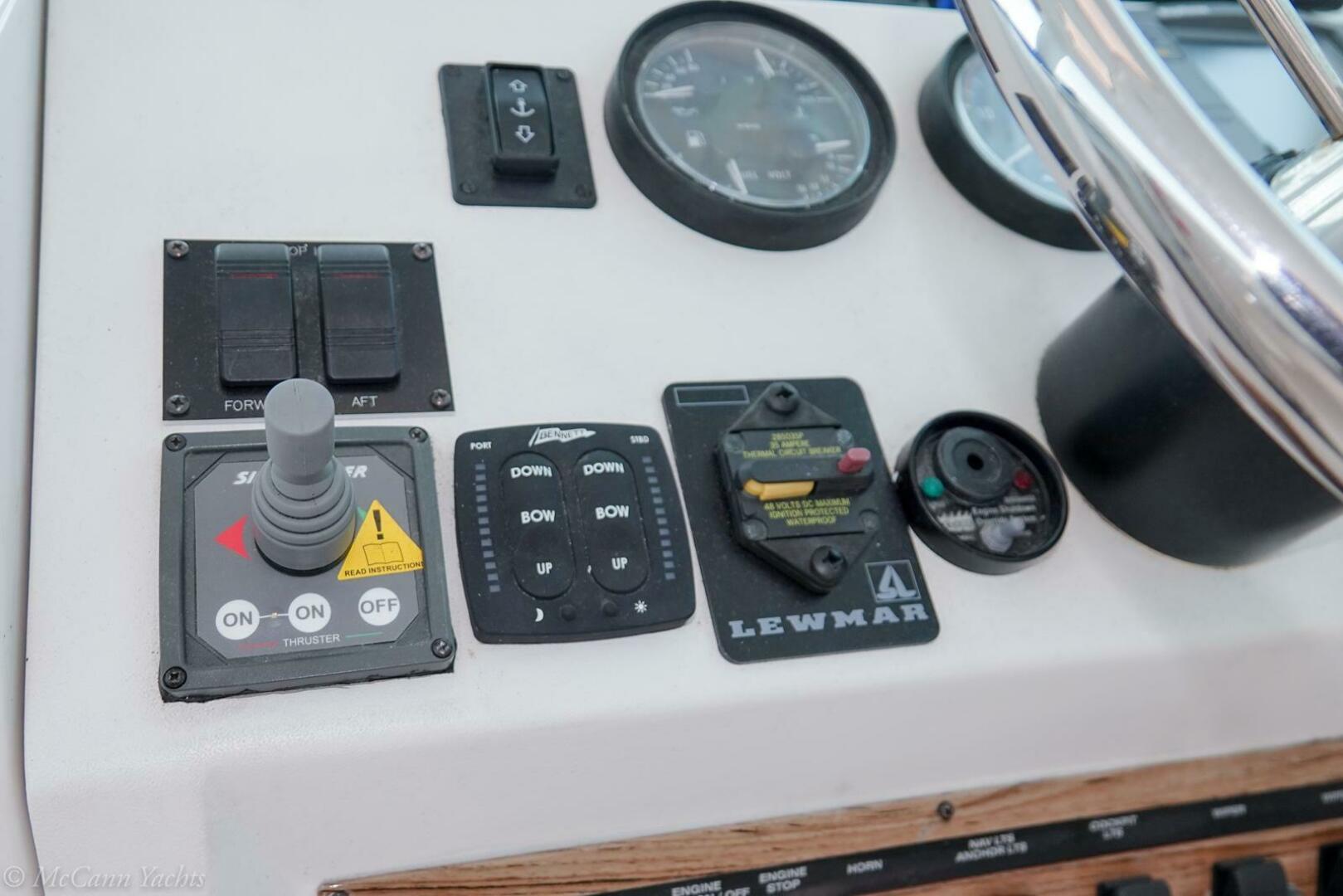 Slide: The Image of Mainship Pilot Hardtop 2000 - 5146605