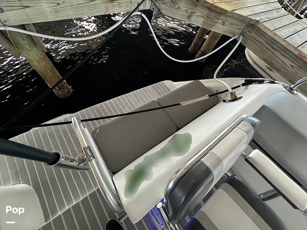 Slide: The Image of Mainship Sedan Bridge 40 1994 - 15102731