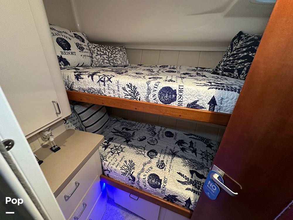 Slide: The Image of Mid Cabin Bunks - 15102814