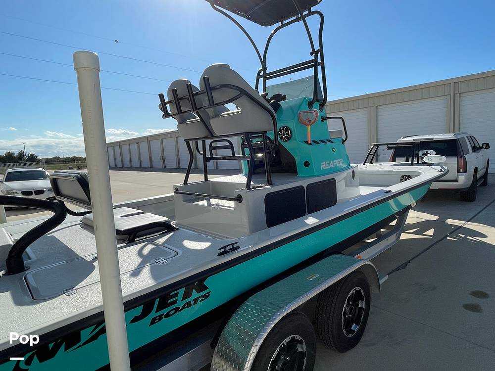 Slide: The Image of Raised Center Console - 14987101