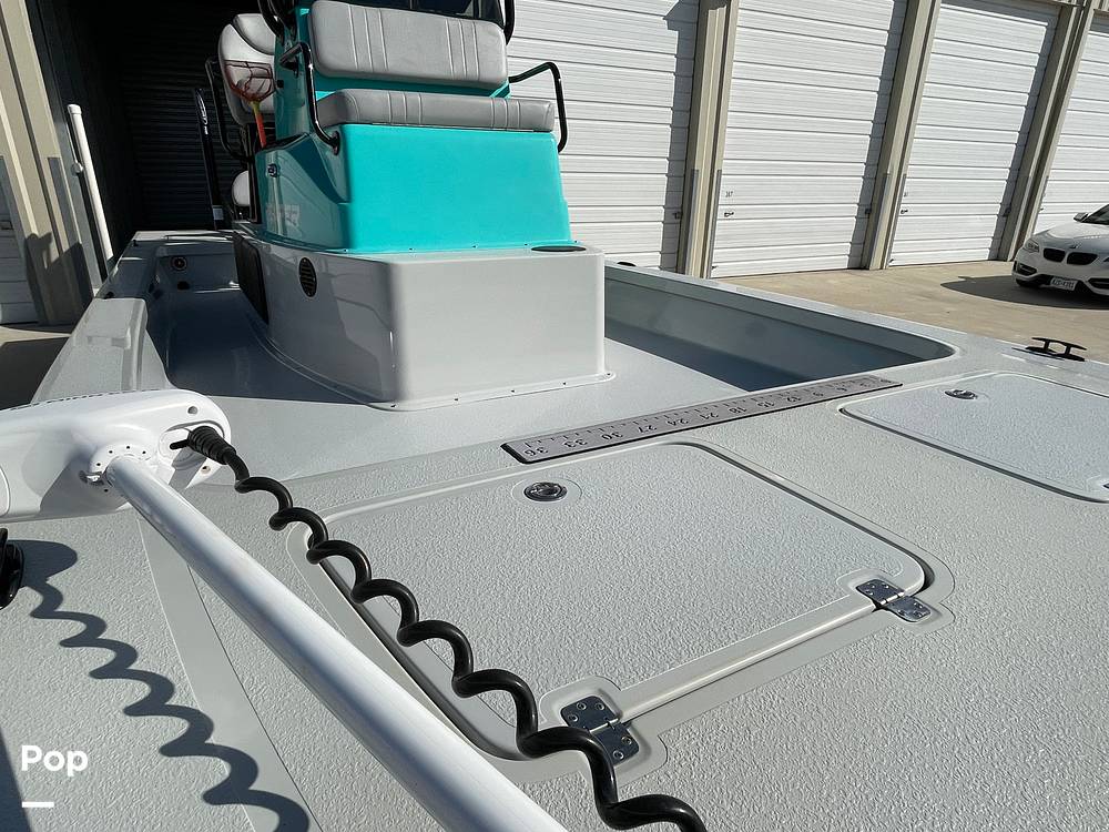 Slide: The Image of Non-skid Deck With Storage - 14987111