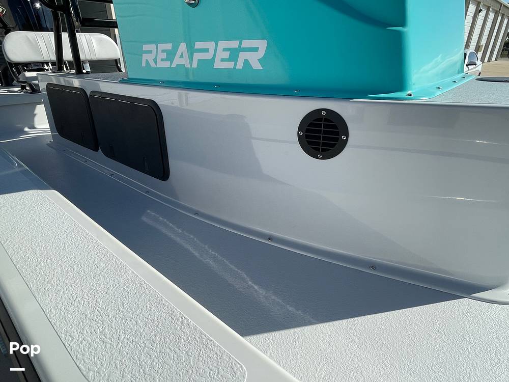 Slide: The Image of Raised Center Console - 14987116