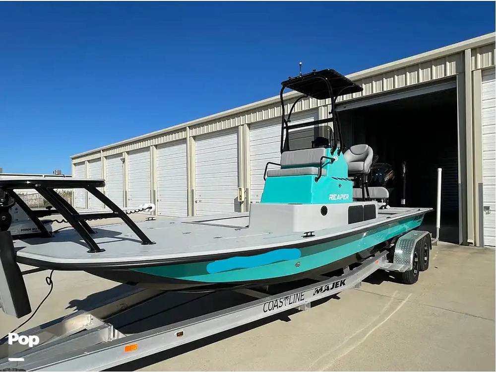 Slide: The Image of Raised Center Console - 15002305