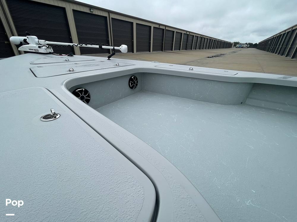 Slide: The Image of Bow Casting Deck With Storage - 15123844