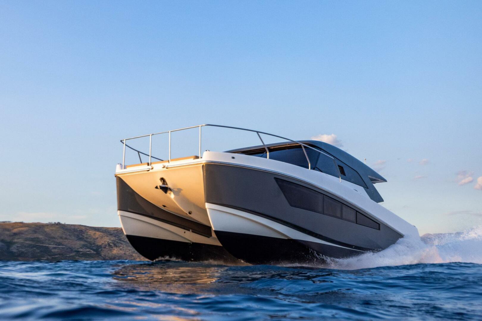 Slide: The Image of Makai M42 Enclosed Saloon 2025 - 5169391