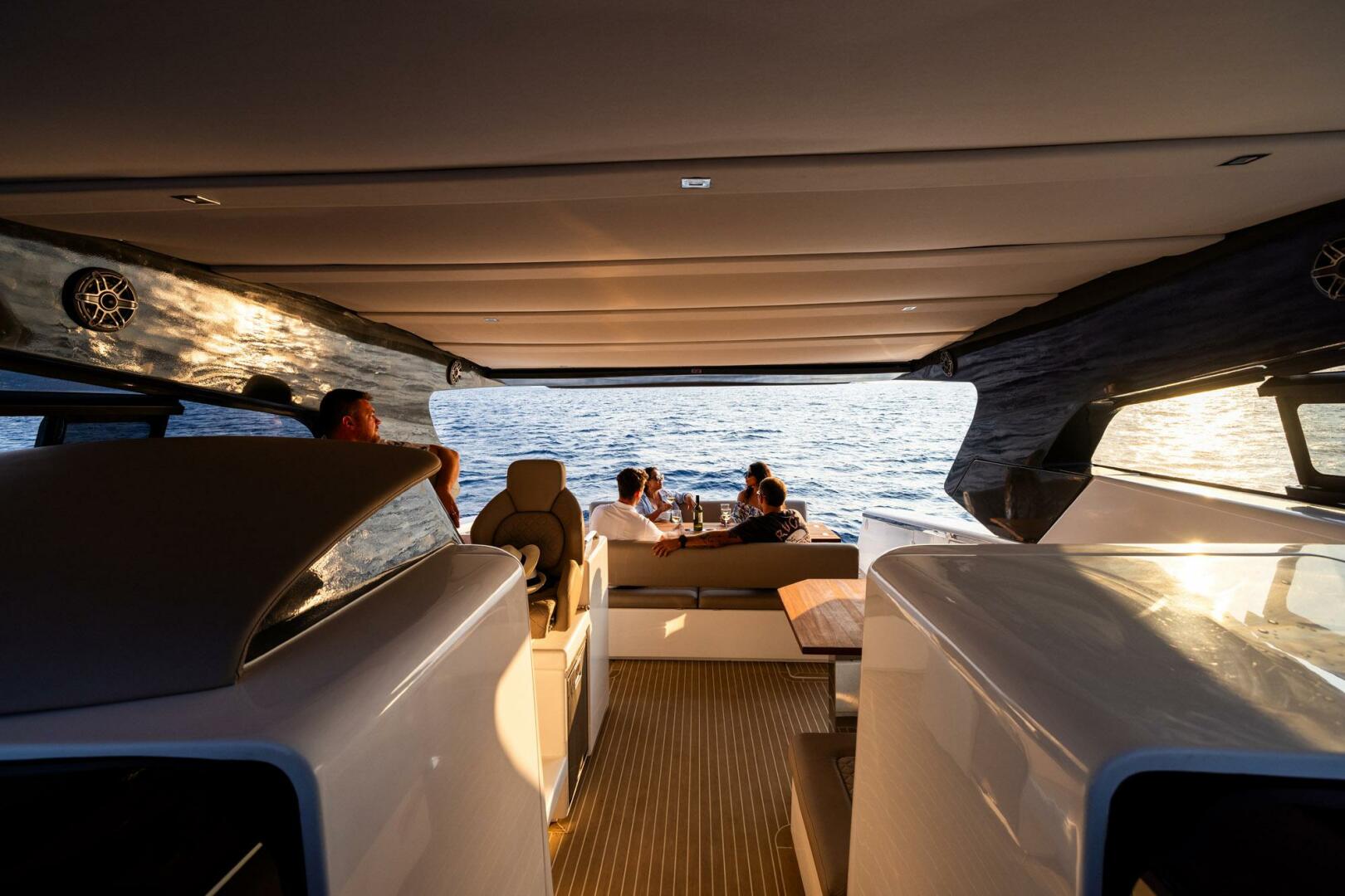 Slide: The Image of Makai M42 Enclosed Saloon 2025 - 5169402