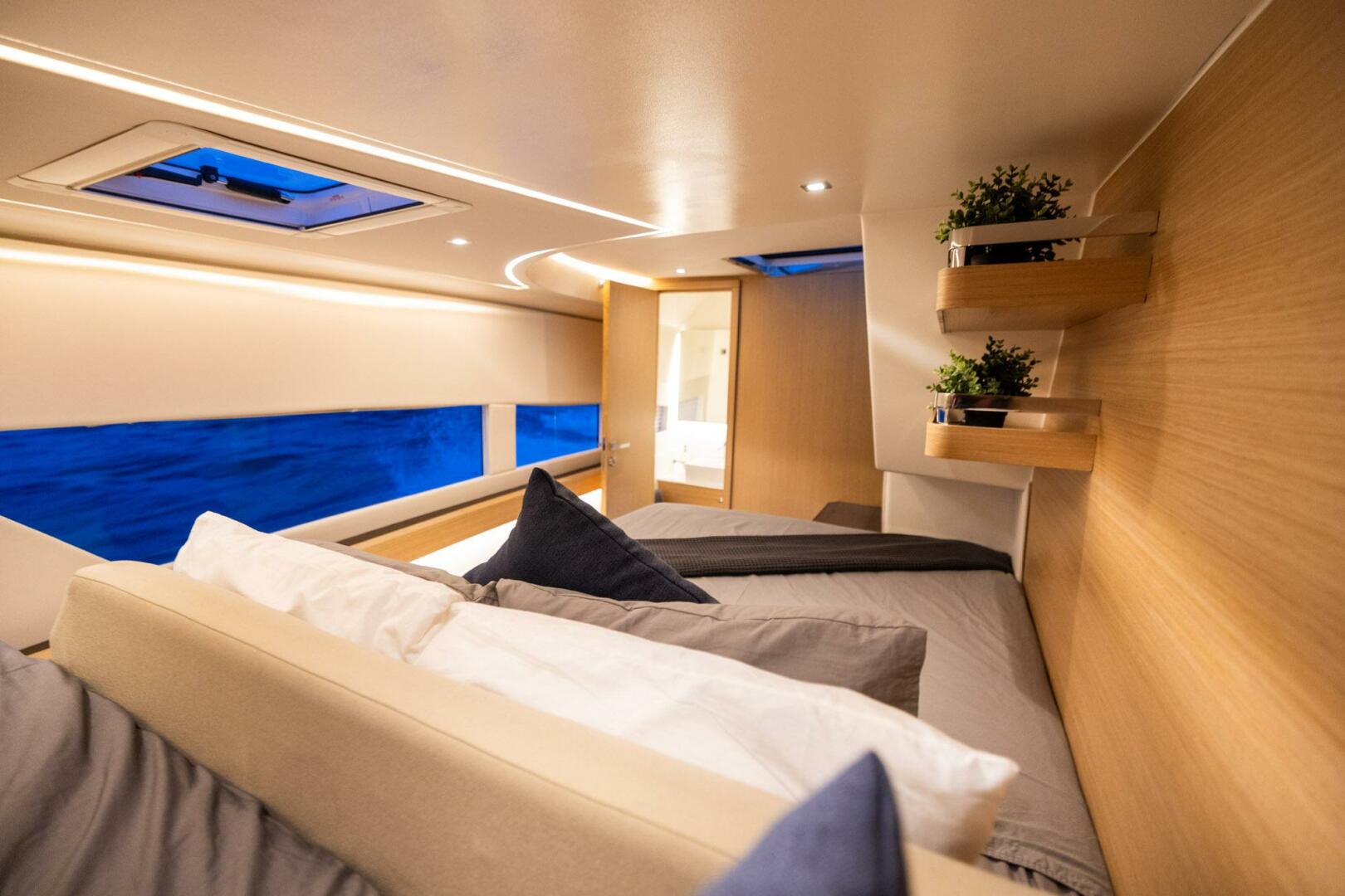 Slide: The Image of Makai M42 Enclosed Saloon 2025 - 5169405