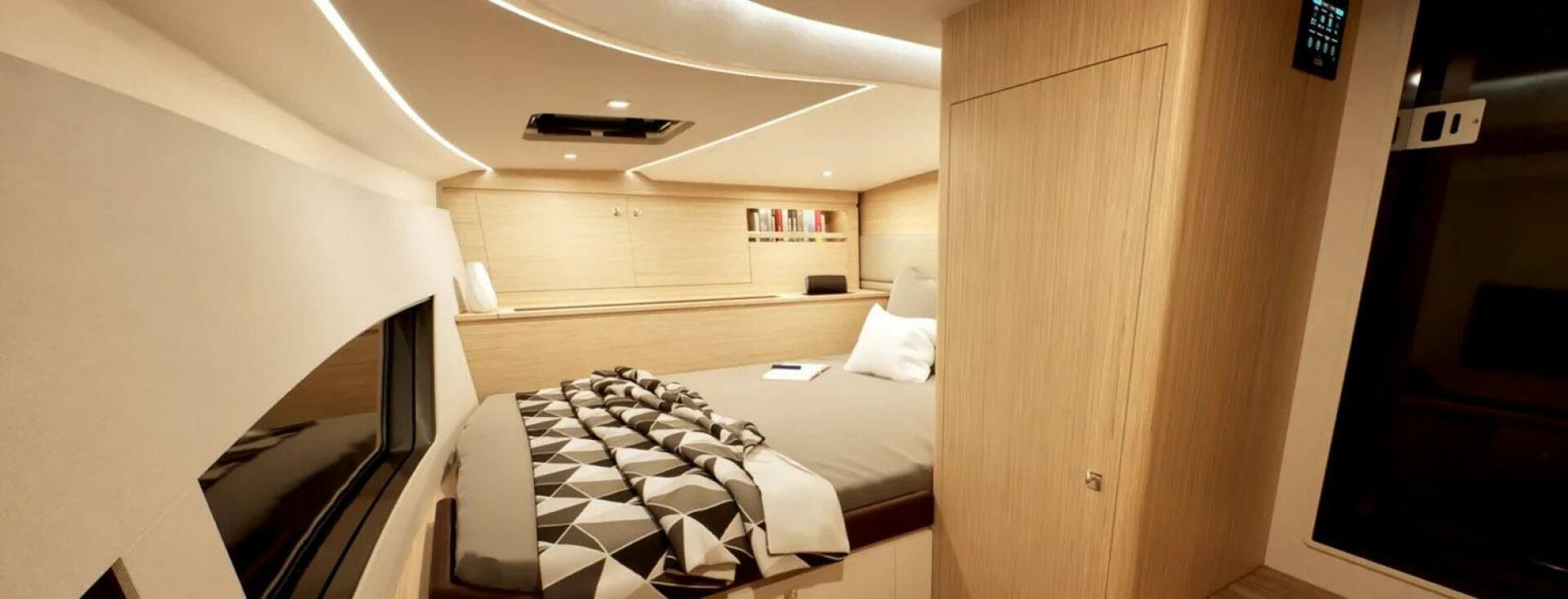Slide: The Image of Makai M42 Flybridge 2025 - 5169297