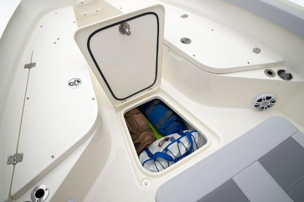 Slide: The Image of Mako 214 Center Console 2024 - 30