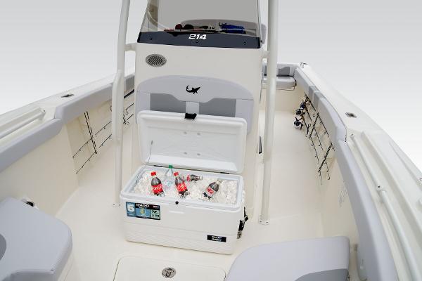 Slide: The Image of Mako 214 Center Console 2024 - 42