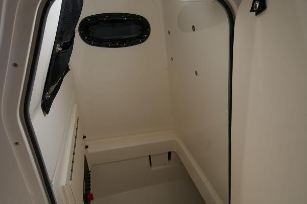 Slide: The Image of Mako 214 Center Console 2024 - 65