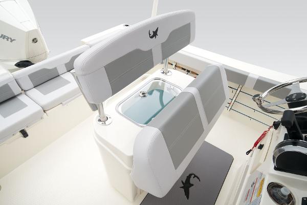 Slide: The Image of Mako 214 Center Console 2024 - 70