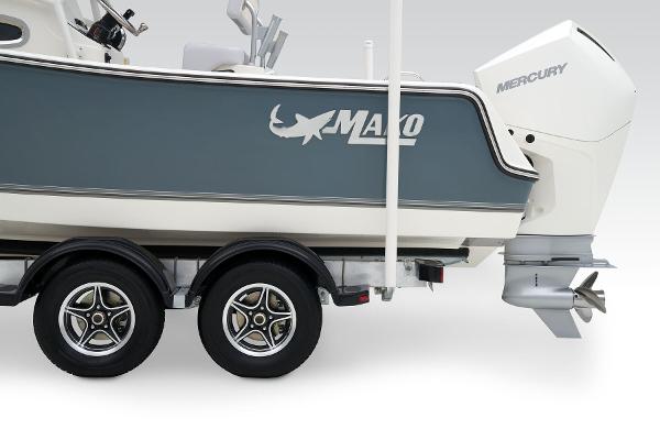 Slide: The Image of Mako 214 Center Console 2024 - 91