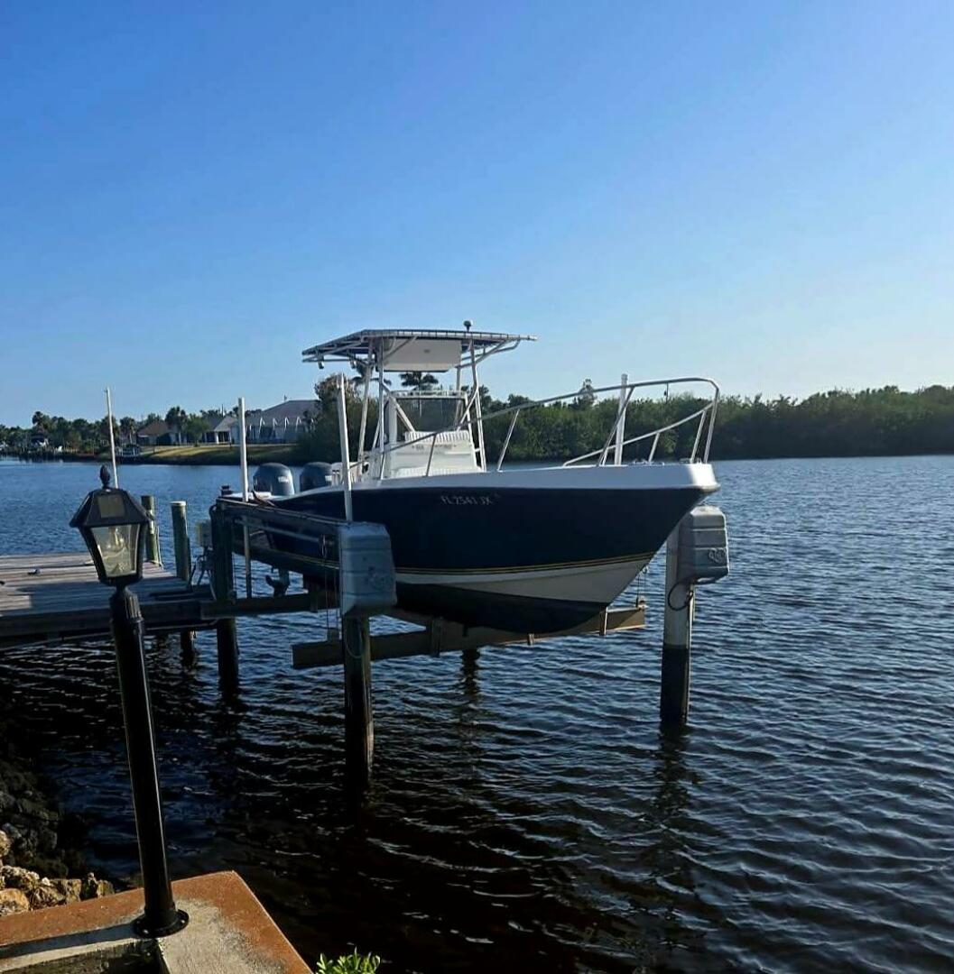 Slide: The Image of Mako 254 Center Console 1985 - 5300642