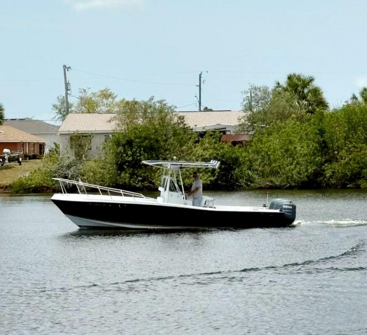 Slide: The Image of Mako 254 Center Console 1985 - 5300645