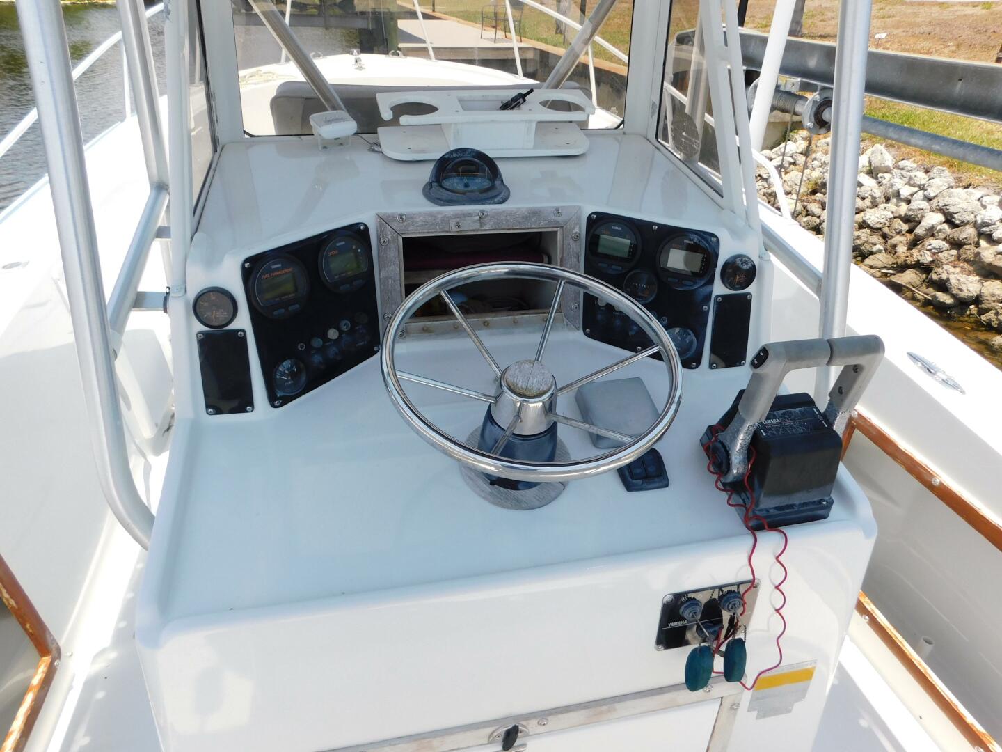 Slide: The Image of Mako 254 Center Console 1985 - 5300650