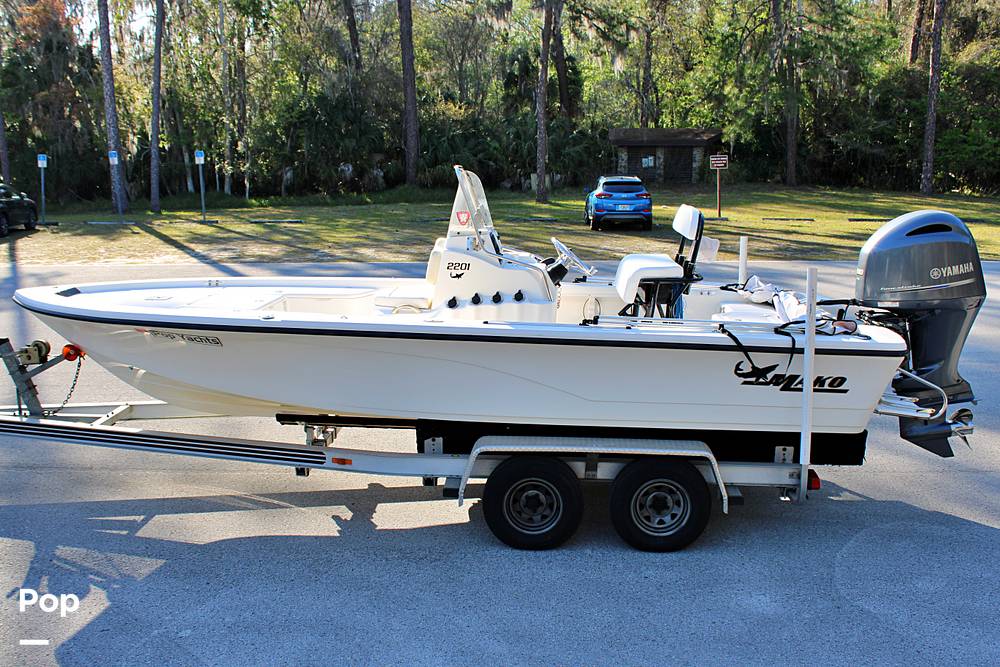 Slide: The Image of Mako Inshore 2201 2010 - 13839490