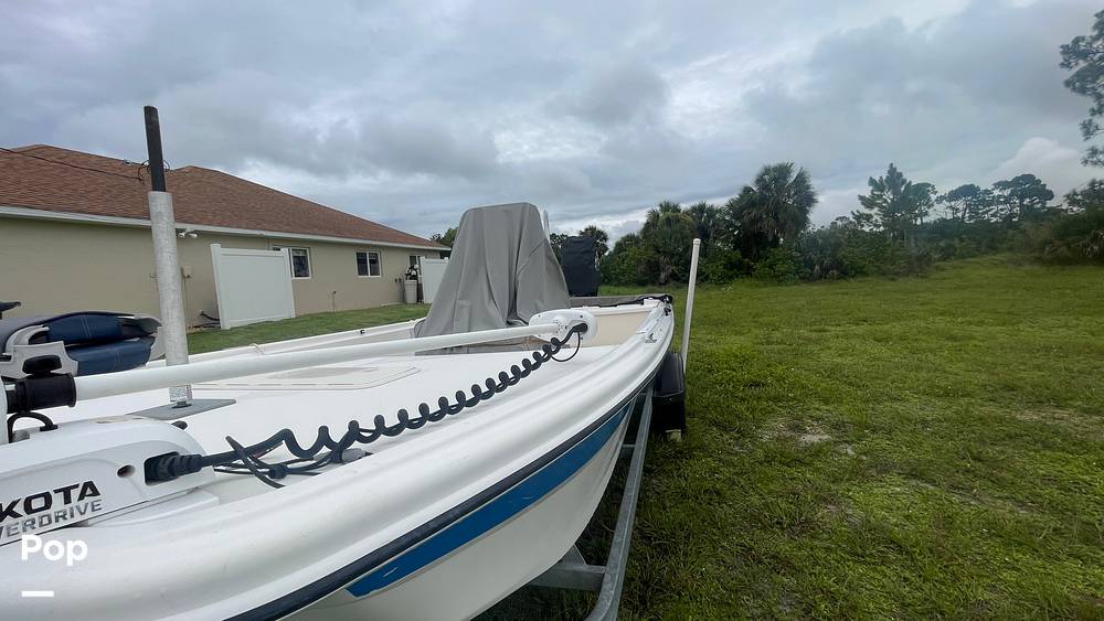 Slide: The Image of 2019 Mako Pro 19 Skiff - 15767754