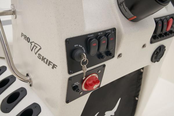 Slide: The Image of Mako Pro Skiff 17 CC 2025 - 23