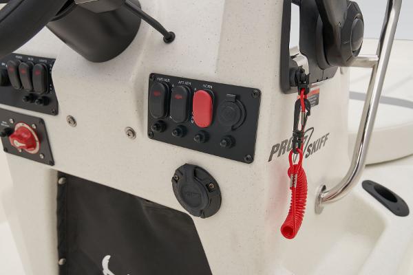 Slide: The Image of Mako Pro Skiff 17 CC 2025 - 24