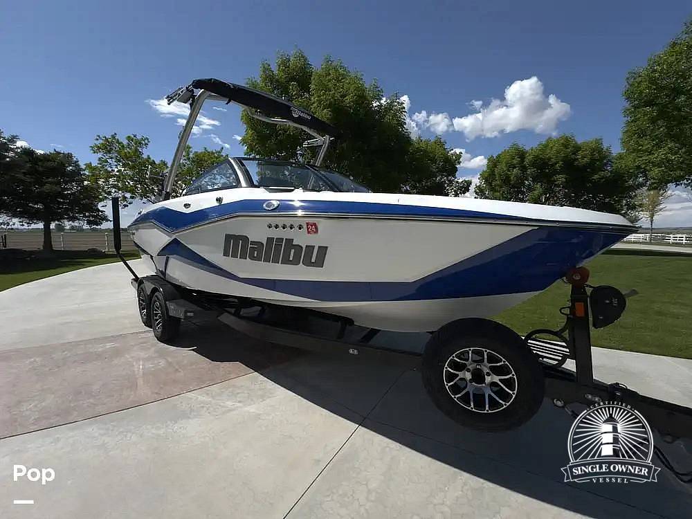 Slide: The Image of Malibu 22 LSV 2023 - 14402325