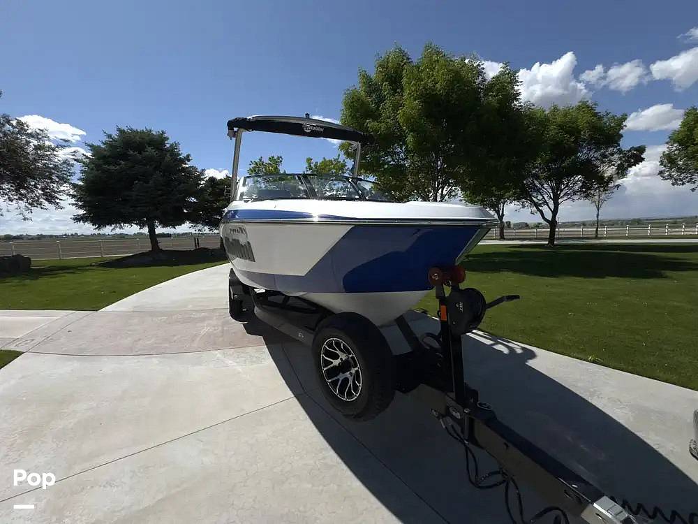 Slide: The Image of Malibu 22 LSV 2023 - 14402323