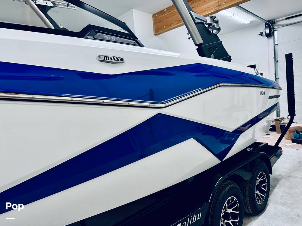 Slide: The Image of Malibu 22 LSV 2023 - 15300371