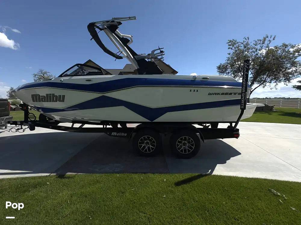 Slide: The Image of Malibu 22 LSV 2023 - 14402322