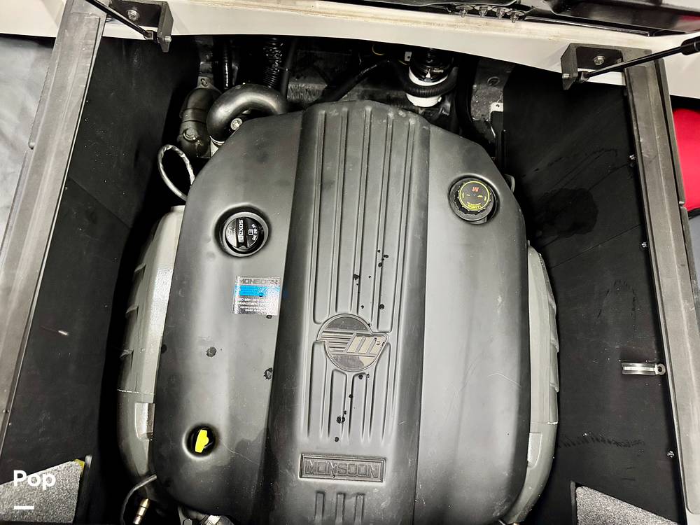 Slide: The Image of Malibu 22 LSV 2023 - 15300378