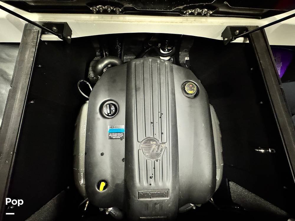 Slide: The Image of Malibu 22 LSV 2023 - 15300380