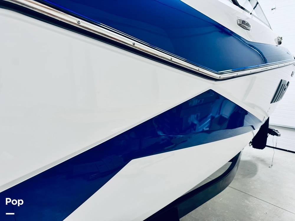Slide: The Image of Malibu 22 LSV 2023 - 15300384