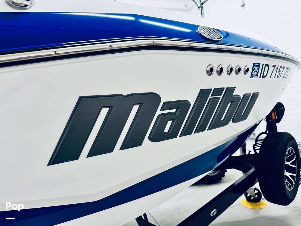 Slide: The Image of Malibu 22 LSV 2023 - 15300385