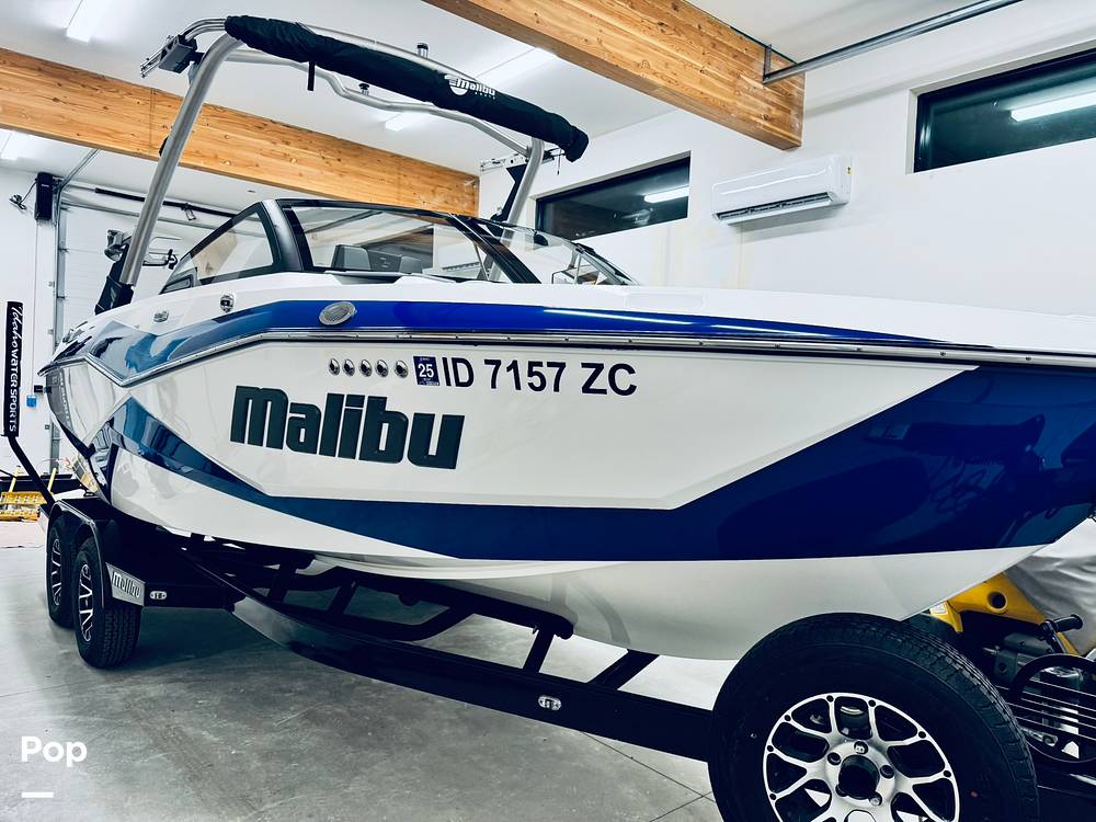 Slide: The Image of Malibu 22 LSV 2023 - 15300386