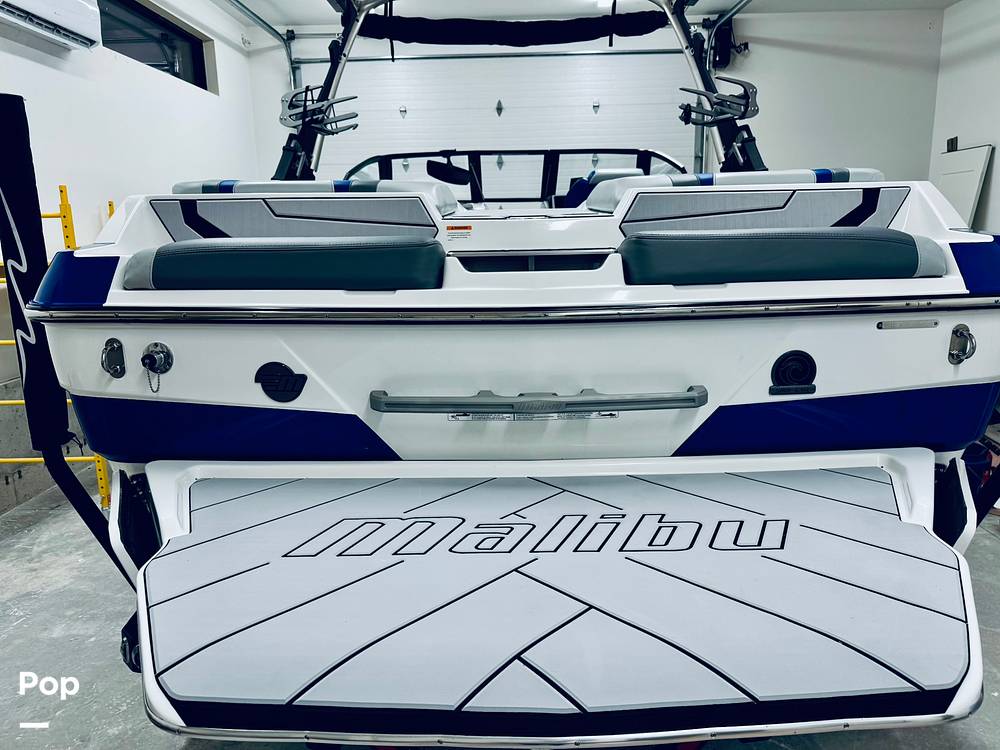 Slide: The Image of Malibu 22 LSV 2023 - 15300389