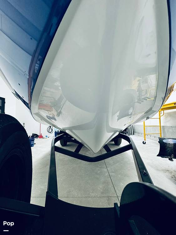 Slide: The Image of Malibu 22 LSV 2023 - 15300392
