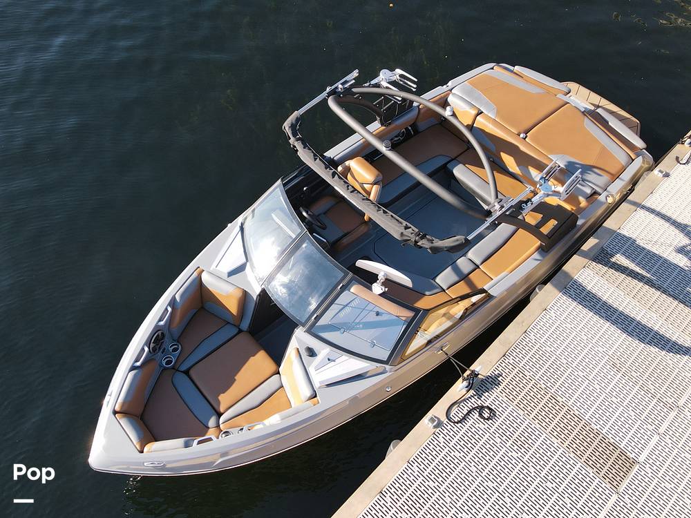 Slide: The Image of Malibu 22 LSV Wakesetter 2020 - 11607799