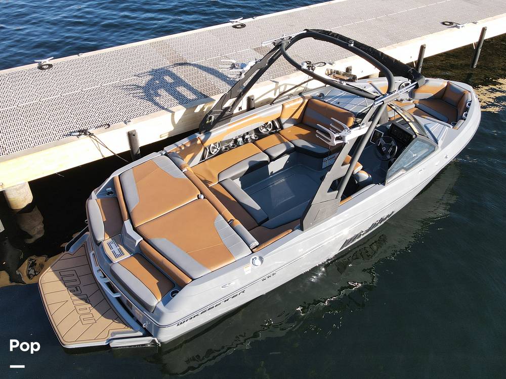 Slide: The Image of Malibu 22 LSV Wakesetter 2020 - 11607811