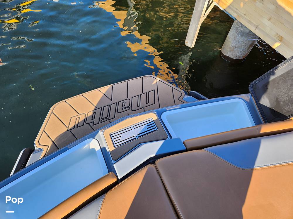 Slide: The Image of Malibu 22 LSV Wakesetter 2020 - 11607836