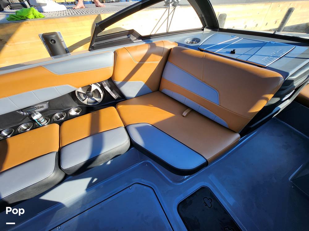 Slide: The Image of Malibu 22 LSV Wakesetter 2020 - 11607867