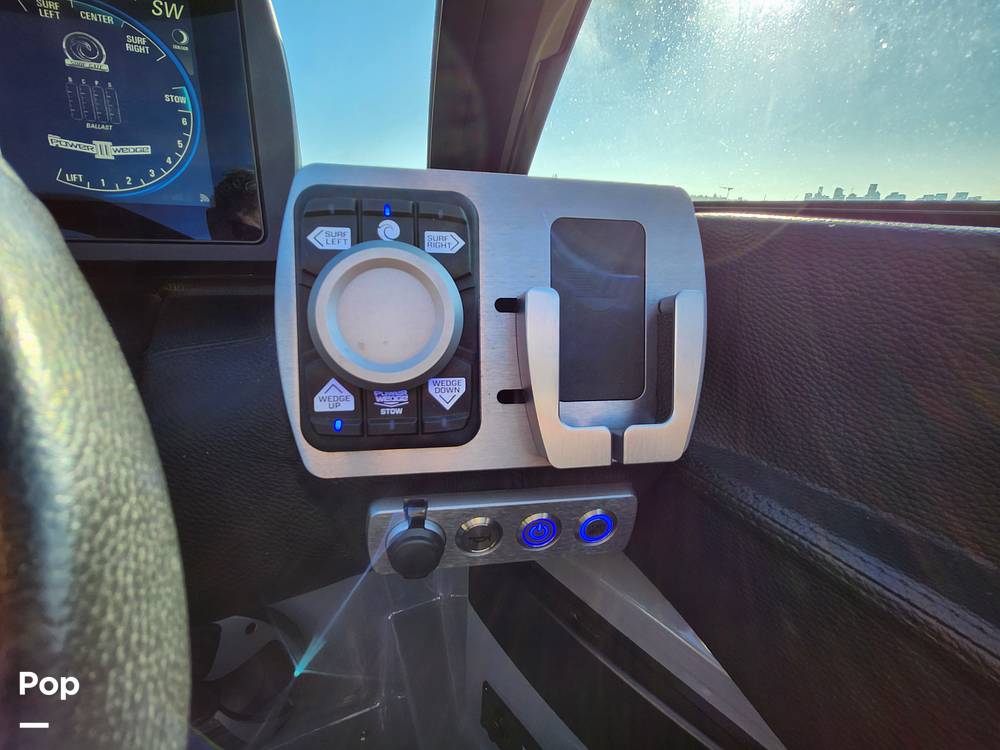 Slide: The Image of Malibu 22 LSV Wakesetter 2020 - 11607872