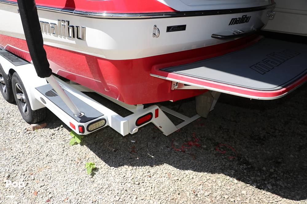 Slide: The Image of Malibu 23LSV 2012 - 15556125