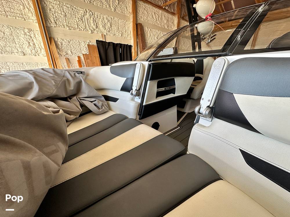 Slide: The Image of Malibu 23 LSV 2016 - 15007766