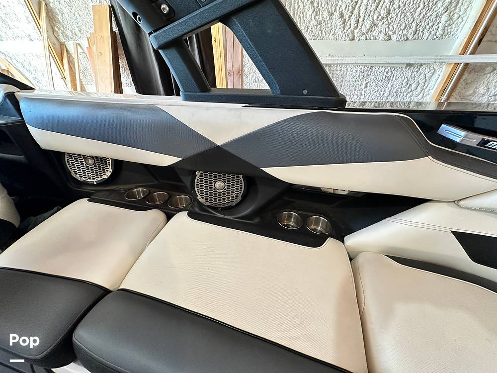 Slide: The Image of Malibu 23 LSV 2016 - 15007775