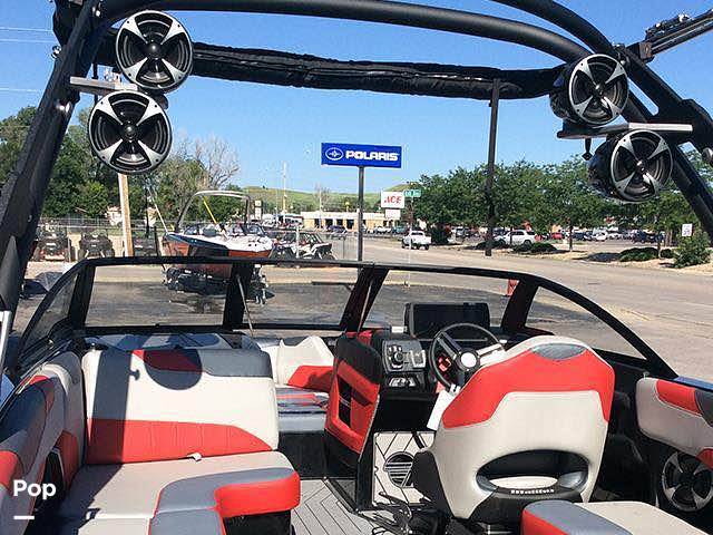 Slide: The Image of Malibu 23 LSV 2018 - 3