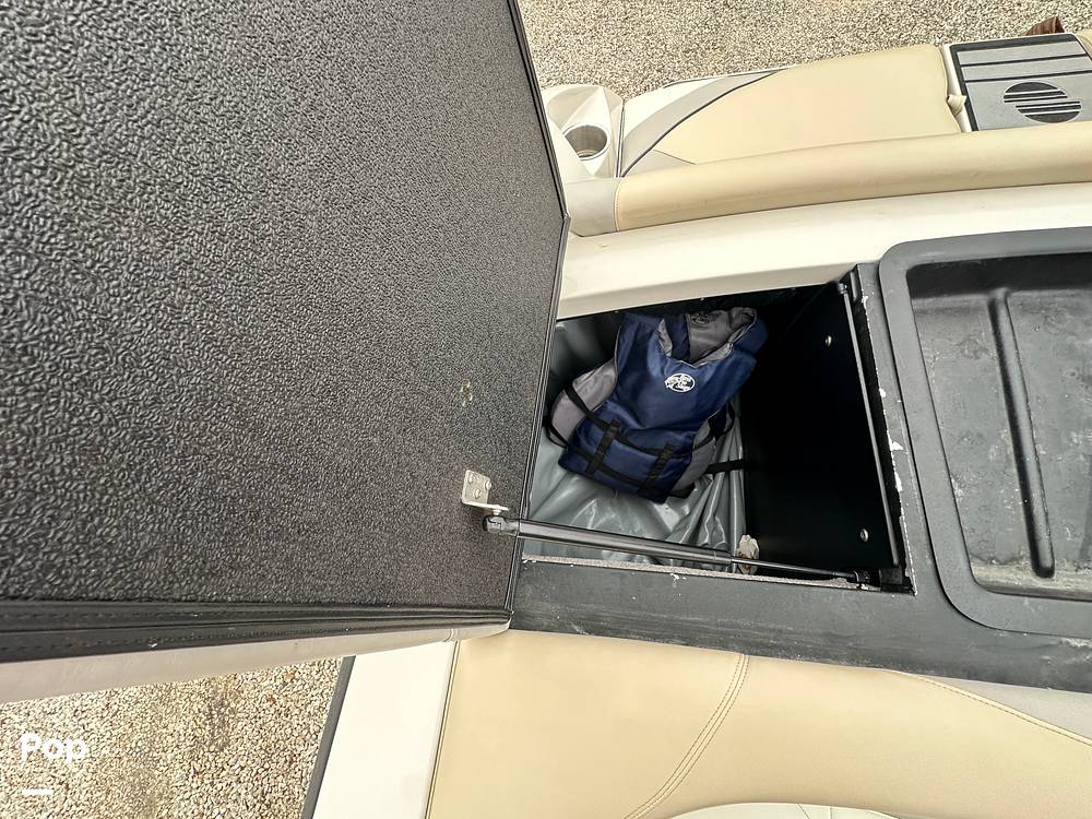 Slide: The Image of Malibu 247 LSV 2011 - 15313630