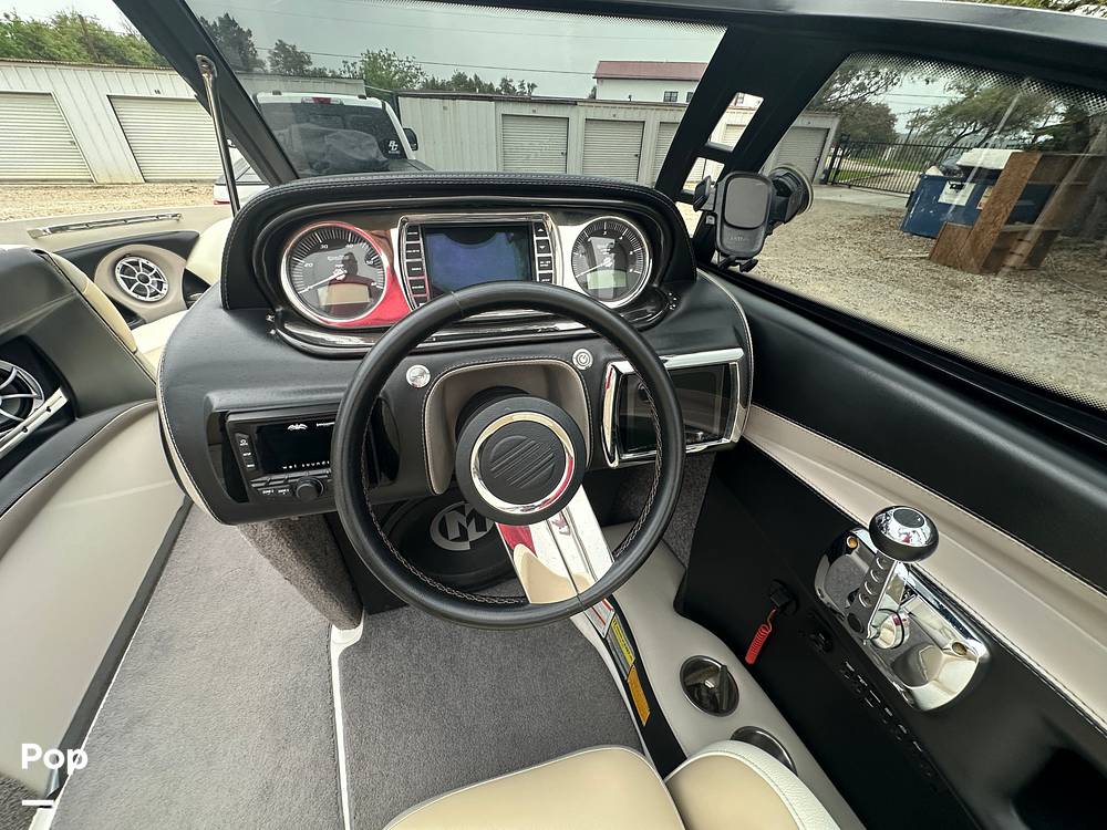 Slide: The Image of Malibu 247 LSV 2011 - 15313663