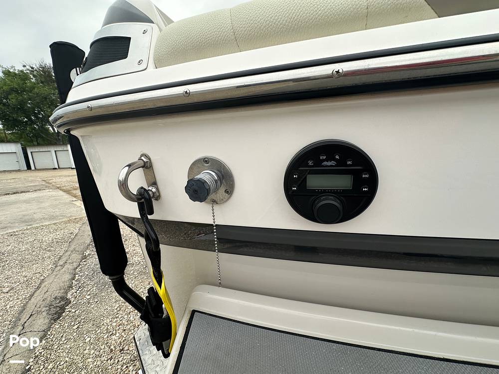 Slide: The Image of Malibu 247 LSV 2011 - 15313685